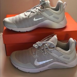 New Wmns Nike Legend Essential Running Sheos